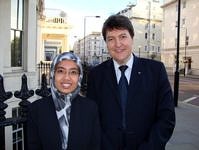 Darmawati Mohamad Yunos und Professor Aldo R. Boccaccini