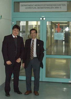 Prof. Bocaccini und Prof. H. Jain vor dem Lehrstuhl