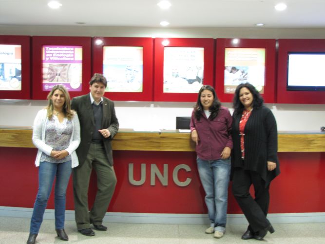 Prof. Boccaccini und einige Studenten in der University of Cuyo in Argentinien