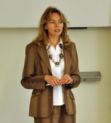 Zum Artikel "Professor Mirka El Fray (ERASMUS Gastdozentin) hielt Vorlesungen an unserem Lehrstuhl"