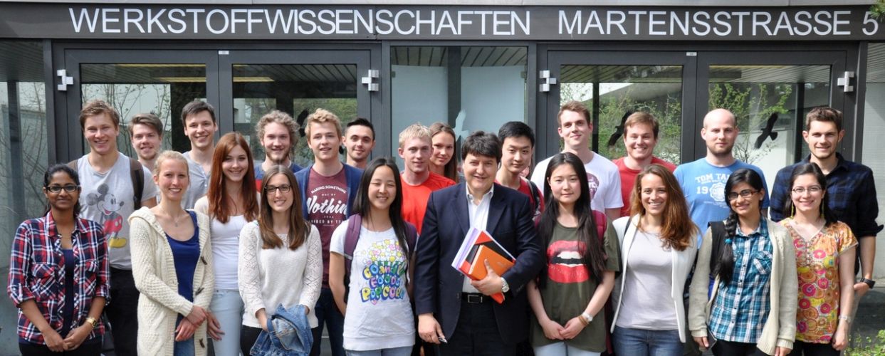 Zum Artikel "Wir heißen unsere neuen Studenten willkommen"