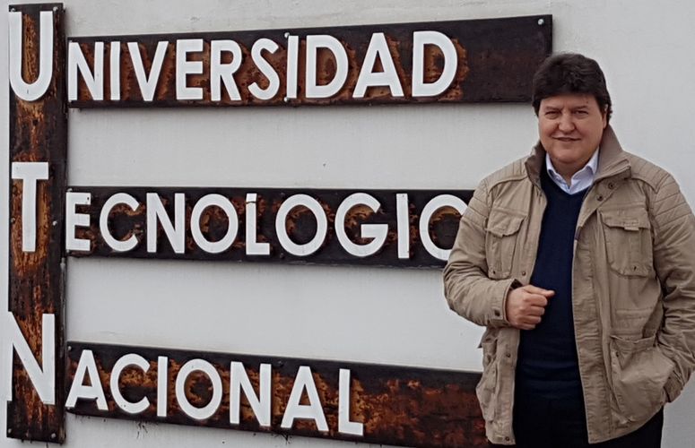 Zum Artikel "Prof. Boccaccini besucht Bildungseinrichtungen in seiner Heimatstadt in Argentinien"