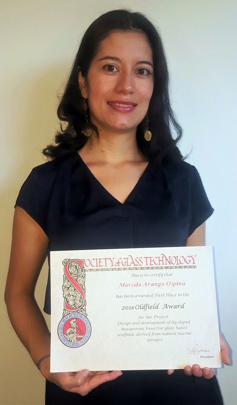Marcela Arango Ospina gewinnt den Oldfield Award 2018 der Society of Glass Technology (UK)