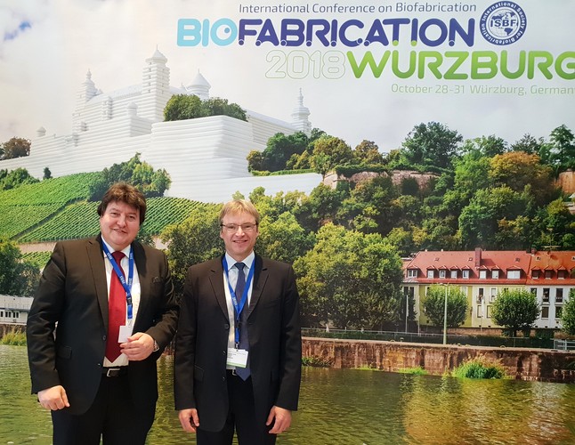 Prof. Boccaccini mit Prof. J. Groll bei der ISBF 2018 in Würzburg.