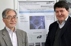 Prof. Dr. Yasushige Mori, Institut für Chemieingenieurwesen und Materialwissenschaften, Doshisha Universität, Kyoto, Japan, mit Prof. Aldo R. Boccaccini