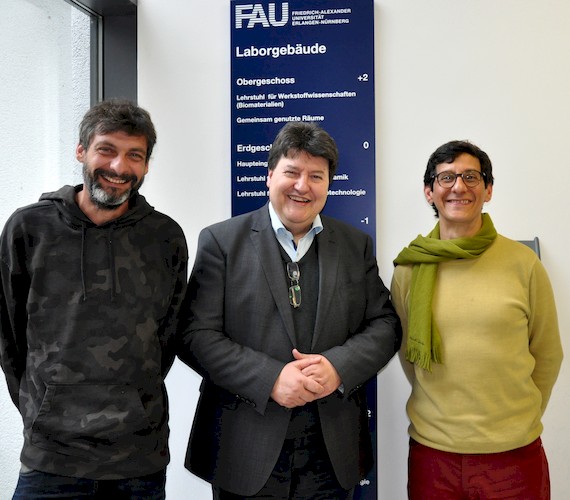 Zum Artikel "Dr. Sebastien Harleep (Universität Straßburg) besucht den Lehrstuhl Biomaterialien"