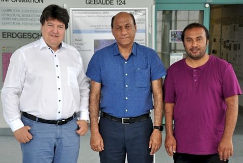 Prof. Boccaccini zusammen mit Prof. Ahmad und Qaisar Nawaz.