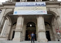 Prof. Boccaccini vor der Universität Wien