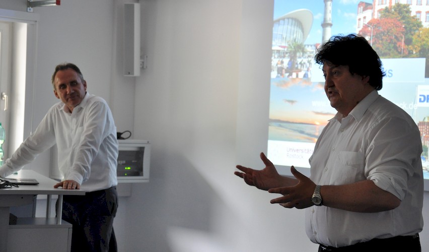 Prof. Boccaccini und Prof. Bader bei der Diskussion