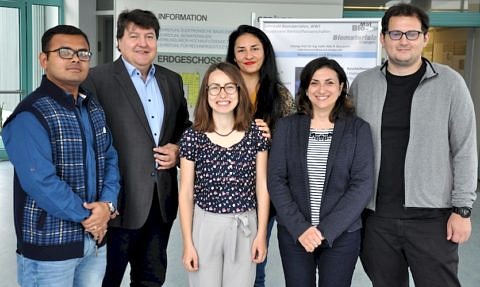 Gruppe der Besucher aus Trencin, zusammen mit Prof. Boccaccini und Liliana Liverani.