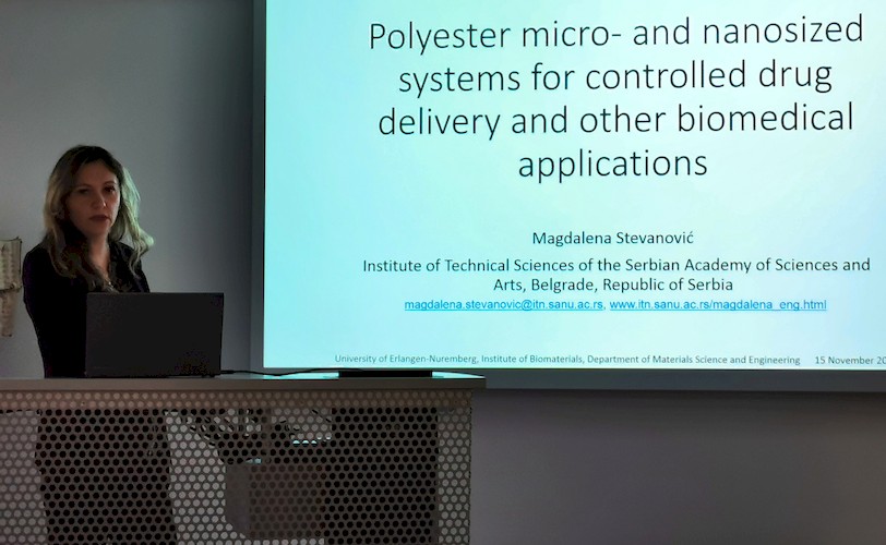 Dr. Stevanovic beim Vortrag