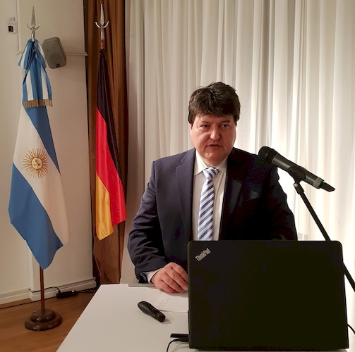 Prof. Boccaccini bei seiner Ansprache beim RCAA in Berlin.