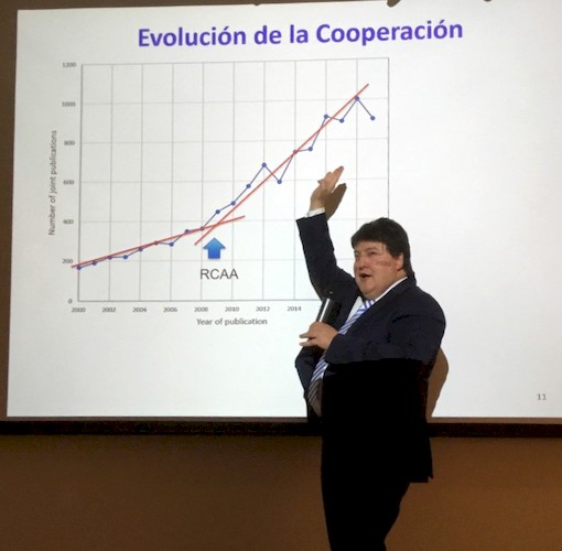 Prof. Boccaccini während seiner Präsentation beim RCAA in Berlin.