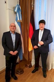 Dr. Soldera zusammen mit Prof. Boccaccini beim RCAA Treffen in Berlin.