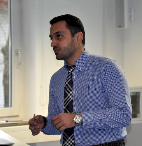 Dr. Kyzas bei seinem Vortrag am Lehrstuhl Biomaterialien.