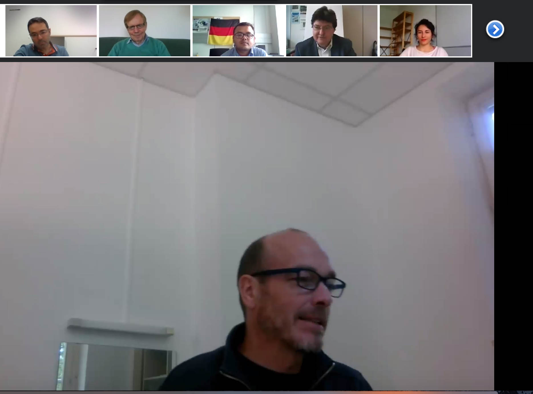 Prof. Günster während seines Vortrags via Zoom.