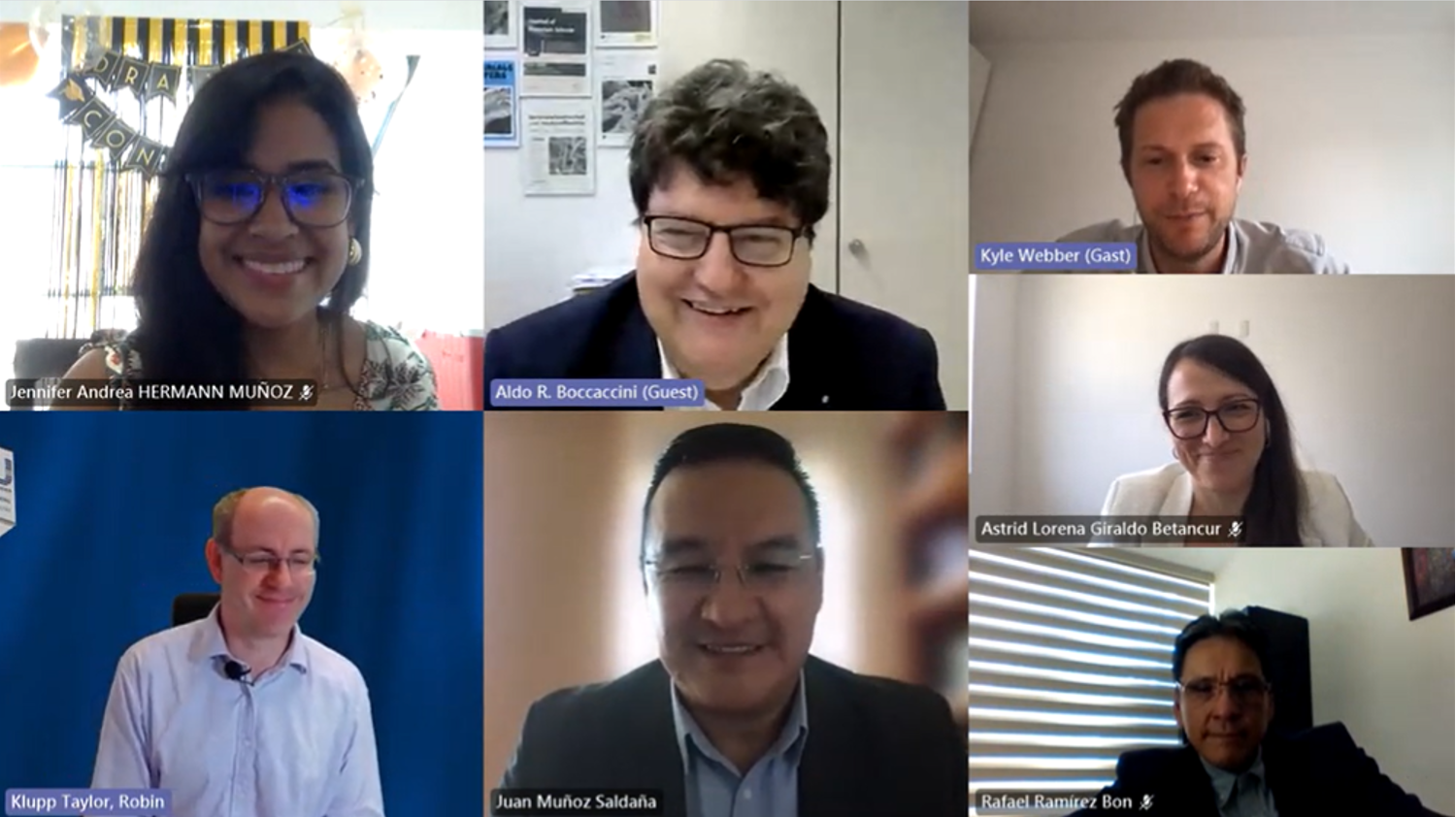 Gruppenbilder der Betreuer und Jennifer Hermann über Zoom.