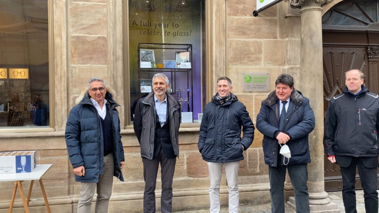 Internationales Jahr des Glases: Der Lehrstuhl für Biomaterialien nimmt Teil bei den Erlanger Aktivitäten