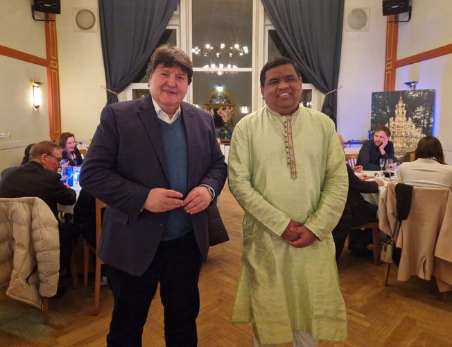 Prof. Boccaccini und Prof. Basu während des formalen Dinners