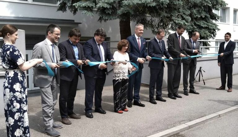 Besuch beim FunGlass Center in Trenčín, Slowakei