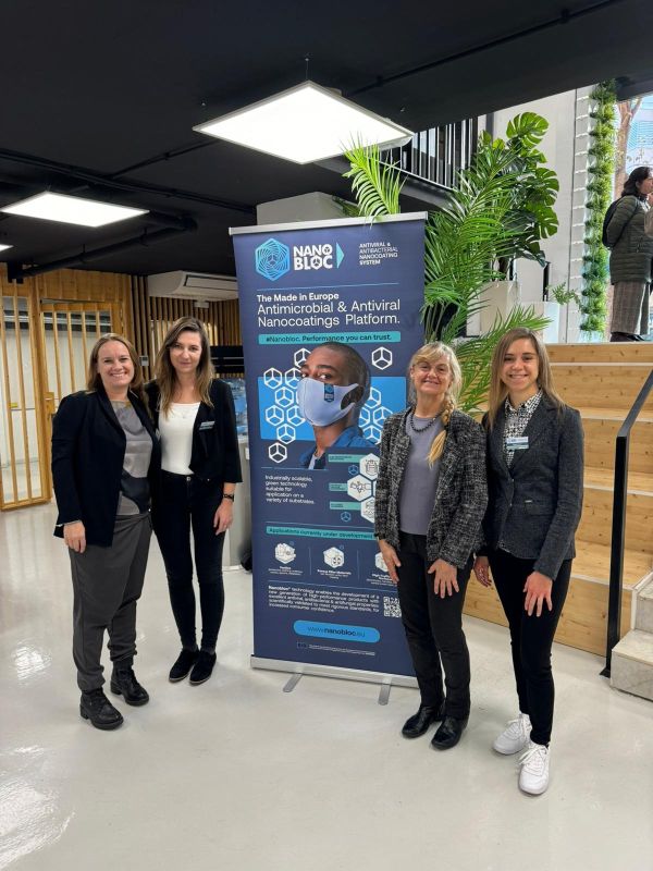 Gruppenfoto der Teilnehmenden am Nanobloc(R) Projekttreffen