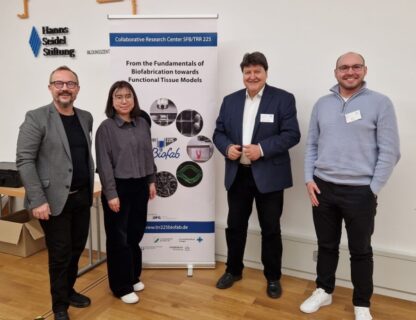 Foto von Prof. Boccaccini, Dr. Rainer Detsch, Hsuan-Heng Lu und Jonas Röder auf der Frühjahrstagung des SFB TRR225