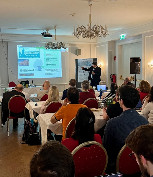 Bild von Prof. Boccaccini während seines Vortrages im Rahmen des Bioremia Workshops in Wien