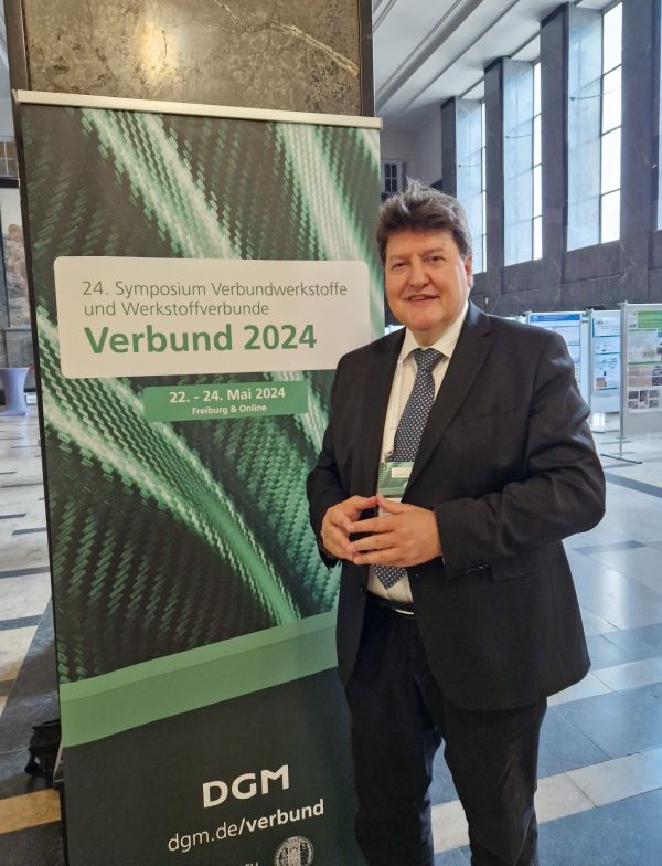 Foto v on Prof. Boccaccini auf dem 24.ten Symposium für Verbundwerkstoffe