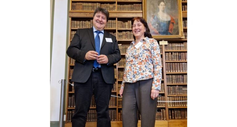 Prof. Claudia Fleck (TU Berlin) besucht den Lehrstuhl für Biomaterialien