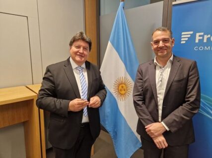 Zum Artikel "Prof. Aldo R. Boccaccini nahm am „Argentina Innovation Day 2025“ in der Botschaft der Republik Argentinien in Berlin teil"
