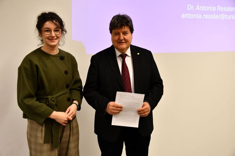 Dr. Antonia Ressler (Universität Tampere, Finnland) besucht den Lehrstuhl für Biomaterialien